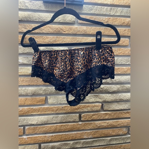 Medium cheetah lace satin sleep set - Picture 5 of 6